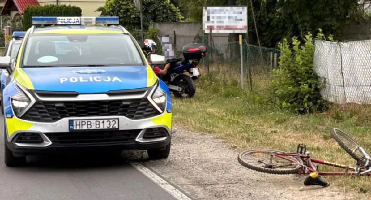 Rowerzysta wjechał w motocykl. Trafił do szpitala