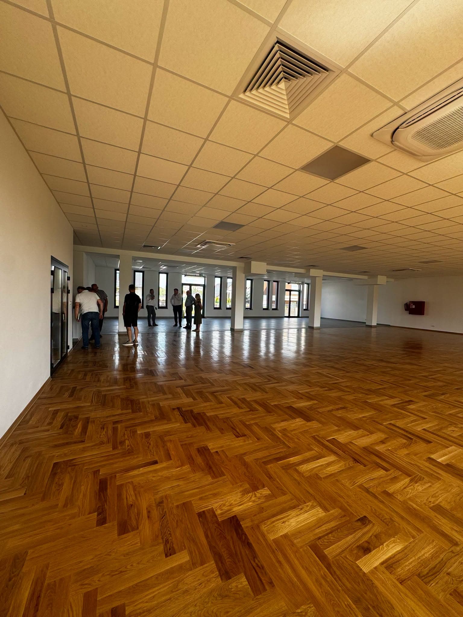 Rozpoczęły się odbiory nowej sali sportowej w Lubartowie. Obiekt ma służyć nie tylko sportowcom