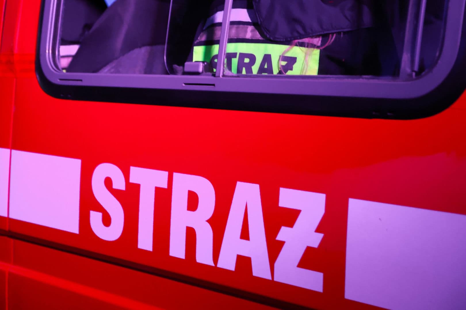 Runęła część budynku przy słynnym liceum. Na miejscu dziesiątki strażaków