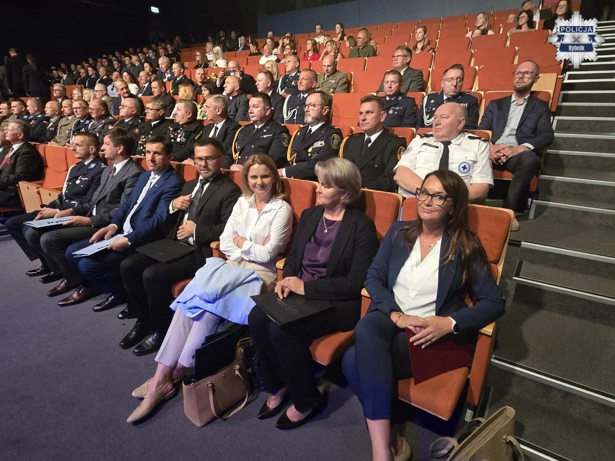 Rybnik: Święto Policji w Czerwionce-Leszczynach, awanse dla funkcjonariuszy