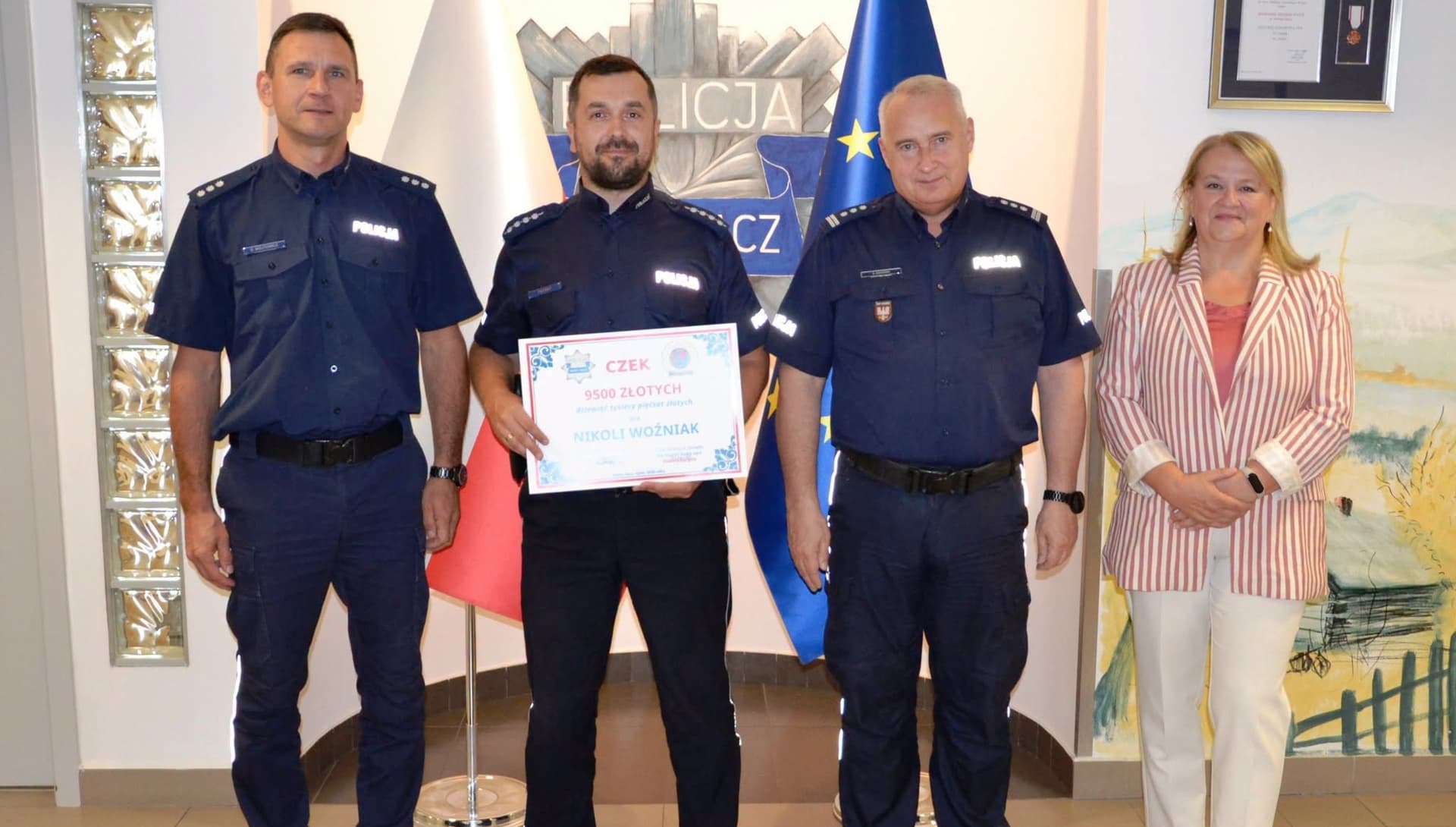 Sądeccy policjanci i IPA wsparli chorą Nikolę. Przekazali 9,5 tys. zł na leczenie
