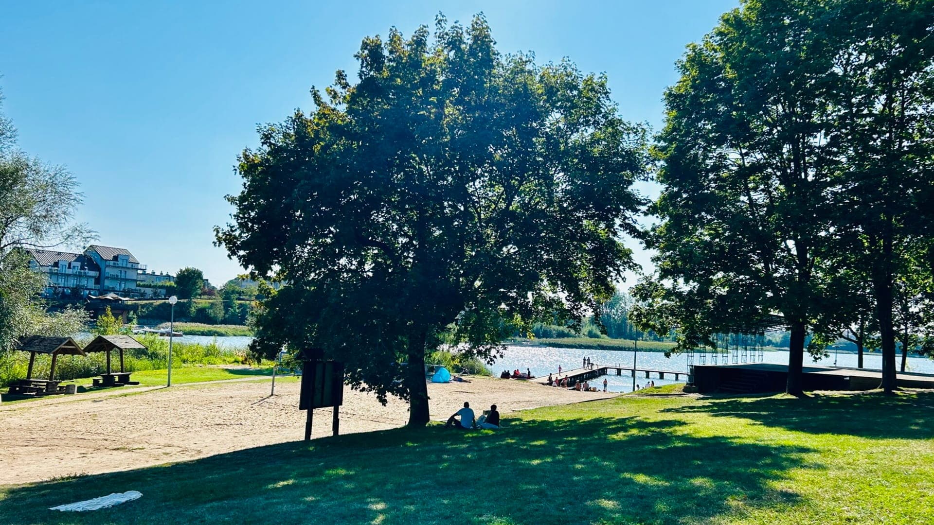 SAMORZĄD Rajgród. Przebudowa Góry Zamkowej, budowa nowej plaży i turystycznej infrastruktury