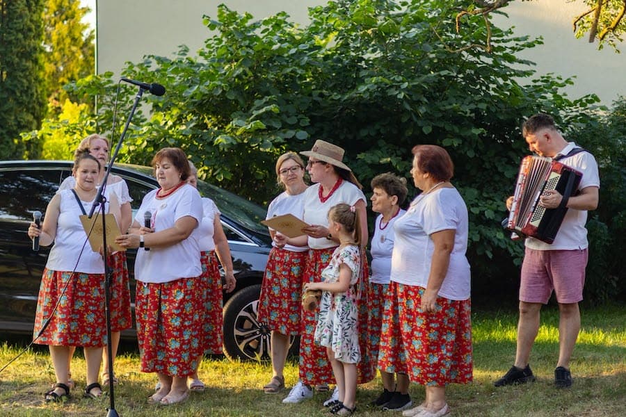 Sąsiedzi na parkiecie i piknik dla zdrowia