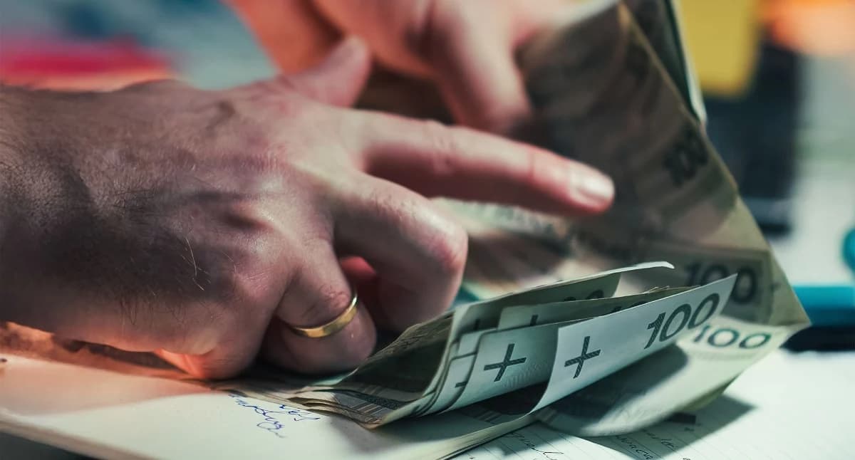Seniorce z Lubina zabrali 30 tysięcy złotych. Akt oskarżenia dla fałszywych policjantów
