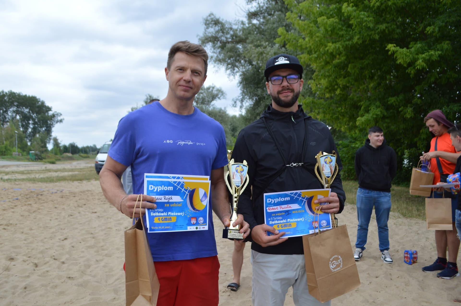 Siatkarskie emocje na plaży w Warce