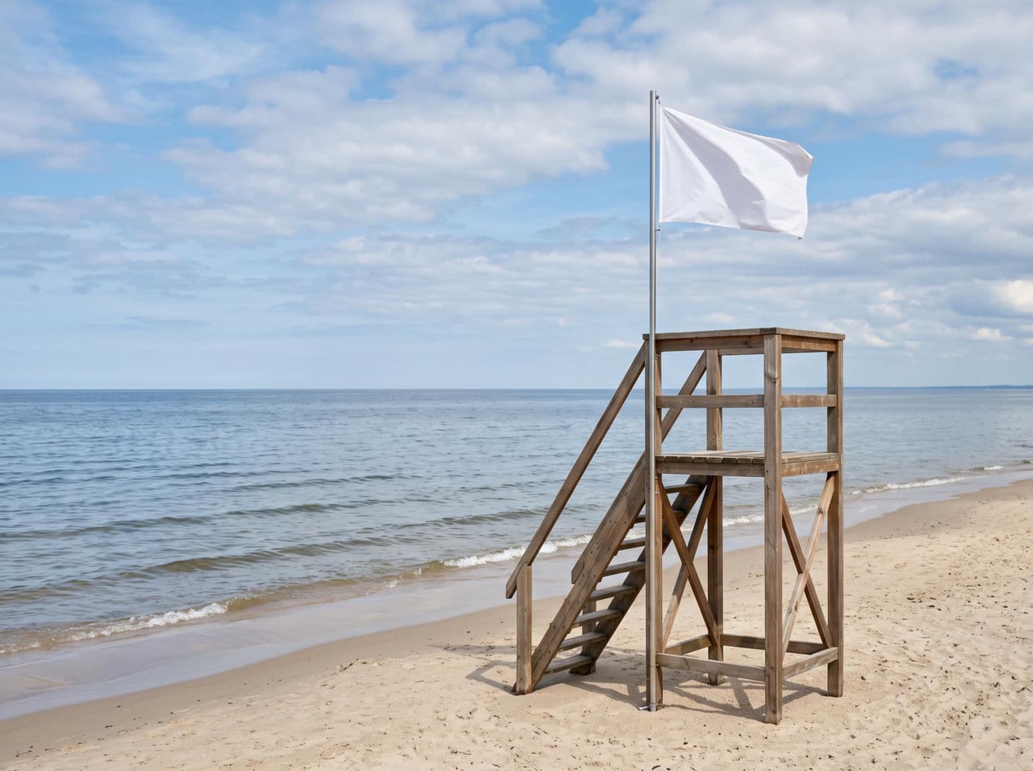 Sinice Darłowo. Czy w Darłowie można się kąpać 14.07? Flaga, warunki pogodowe