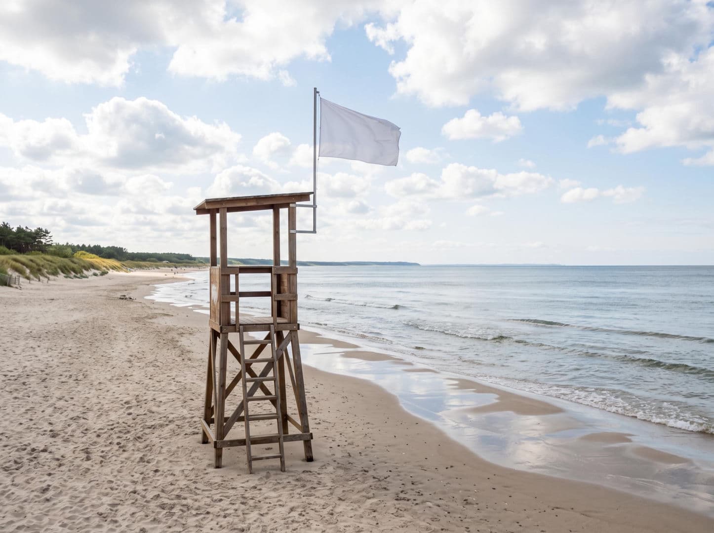 Sinice Darłowo. Czy w Darłowie można się kąpać 15.07? Flaga, warunki pogodowe