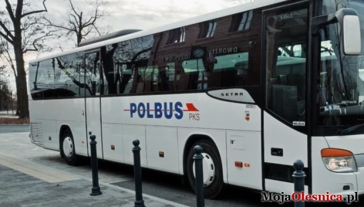 Skarga pasażerki na zachowanie kierowcy autobusu. Polbus odpowiada