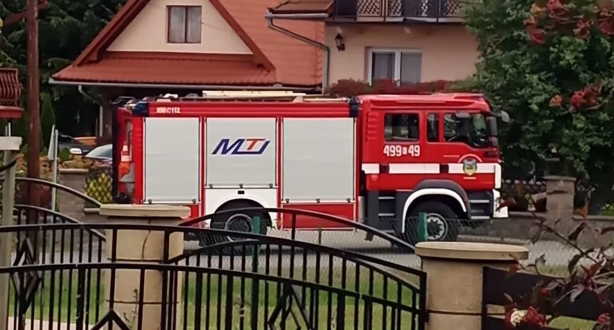Skuteczna akcja służb w Jabłonce. Uratowano kobietę po nagłym zatrzymaniu