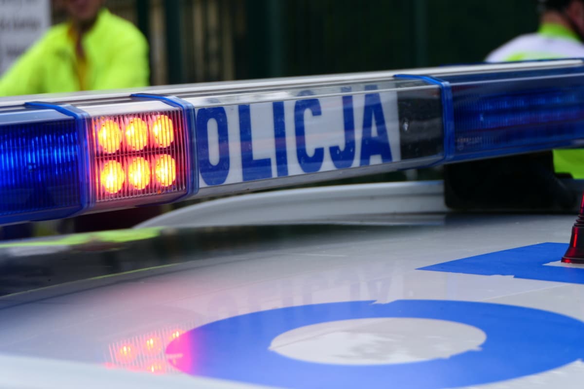 Śląska policja: minionej doby ponad 100 zdarzeń na drogach regionu. Kilka osób zostało rannych