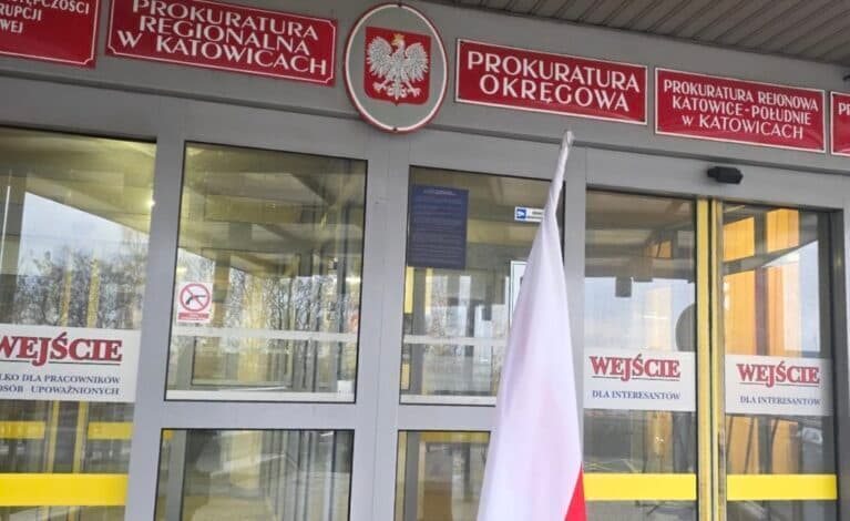 Śląskie/ 12 osób zatrzymano ws. wytwarzania i sprzedaży nielegalnych farmaceutyków