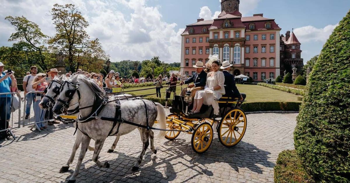 Słoneczna pogoda, tłumy zachwyconych widzów i niezwykła atmosfera dawnych lat – tak w skrócie można ...