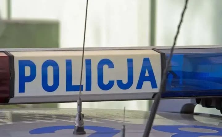 Śmieci na wycieraczce, plucie i groźby śmierci. Sąsiedzi zatrzymani za stalking