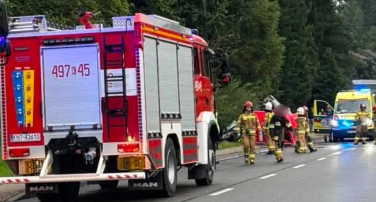 Śmiertelny wypadek w Krośnicy. Droga wojewódzka nr 969 była całkowicie