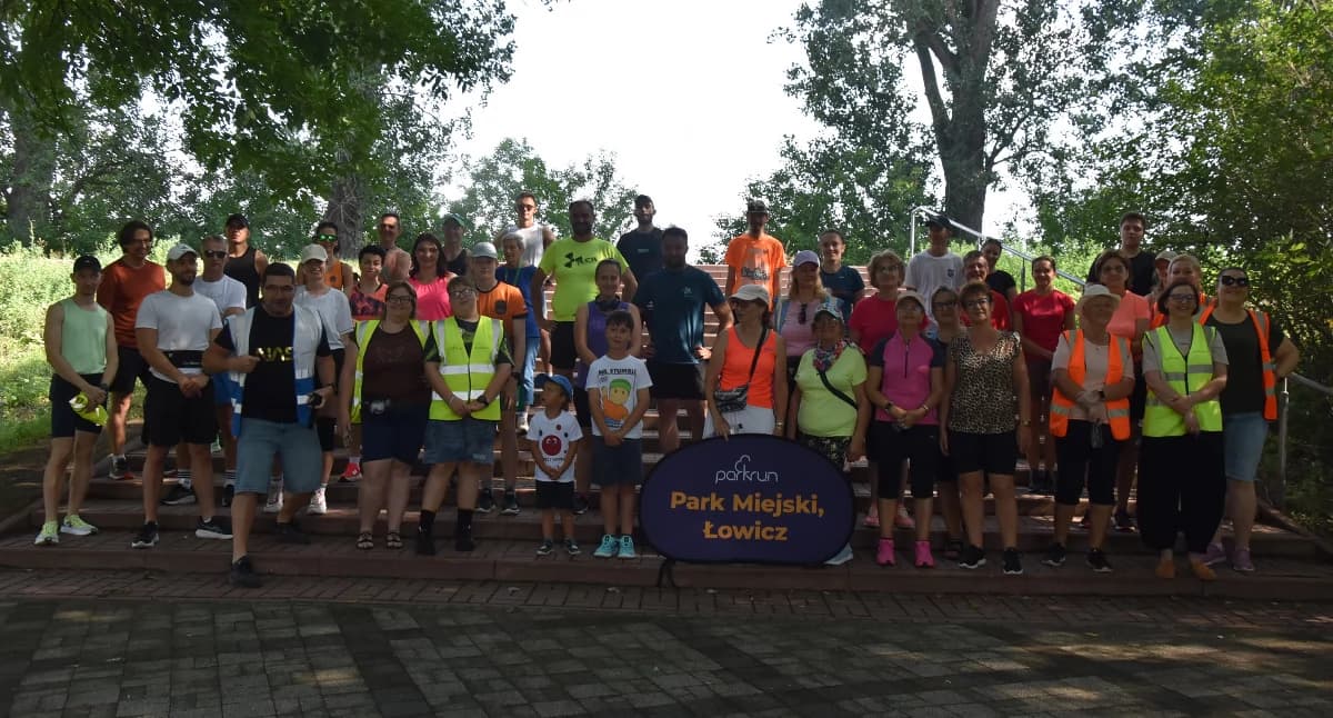 Sobotnia dawka ruchu i dobrej energii. Parkrun Łowicz zbliża się do jubileuszu (foto)
