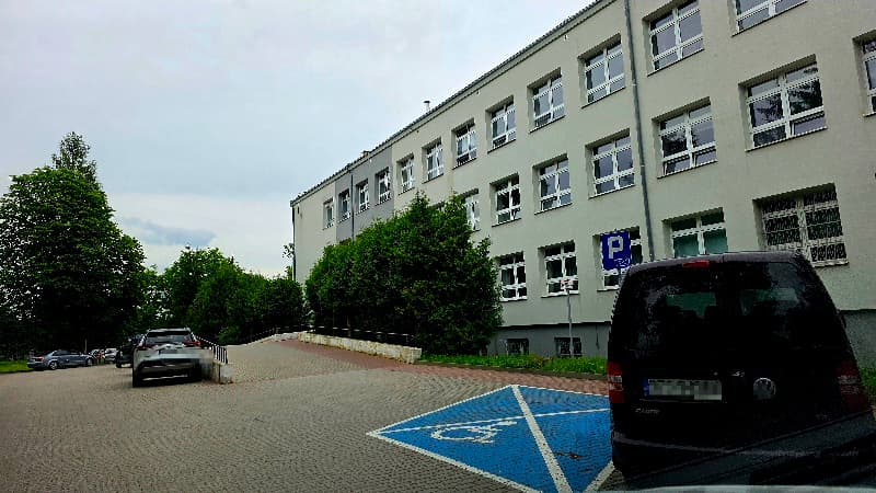 SP ZOZ w Bogatyni tonie w długach. Ile zarabiają lekarze i personel?