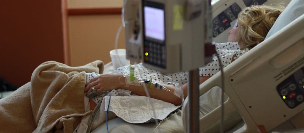 Spór o szpital w Toruniu. Nadzwyczajna sesja