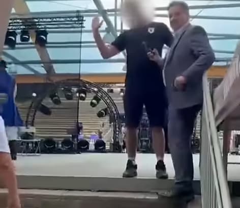 Spór o wejście na scenę podczas Truskawkobrania. Poseł zawiadomił prokuraturę, urząd odpowiada