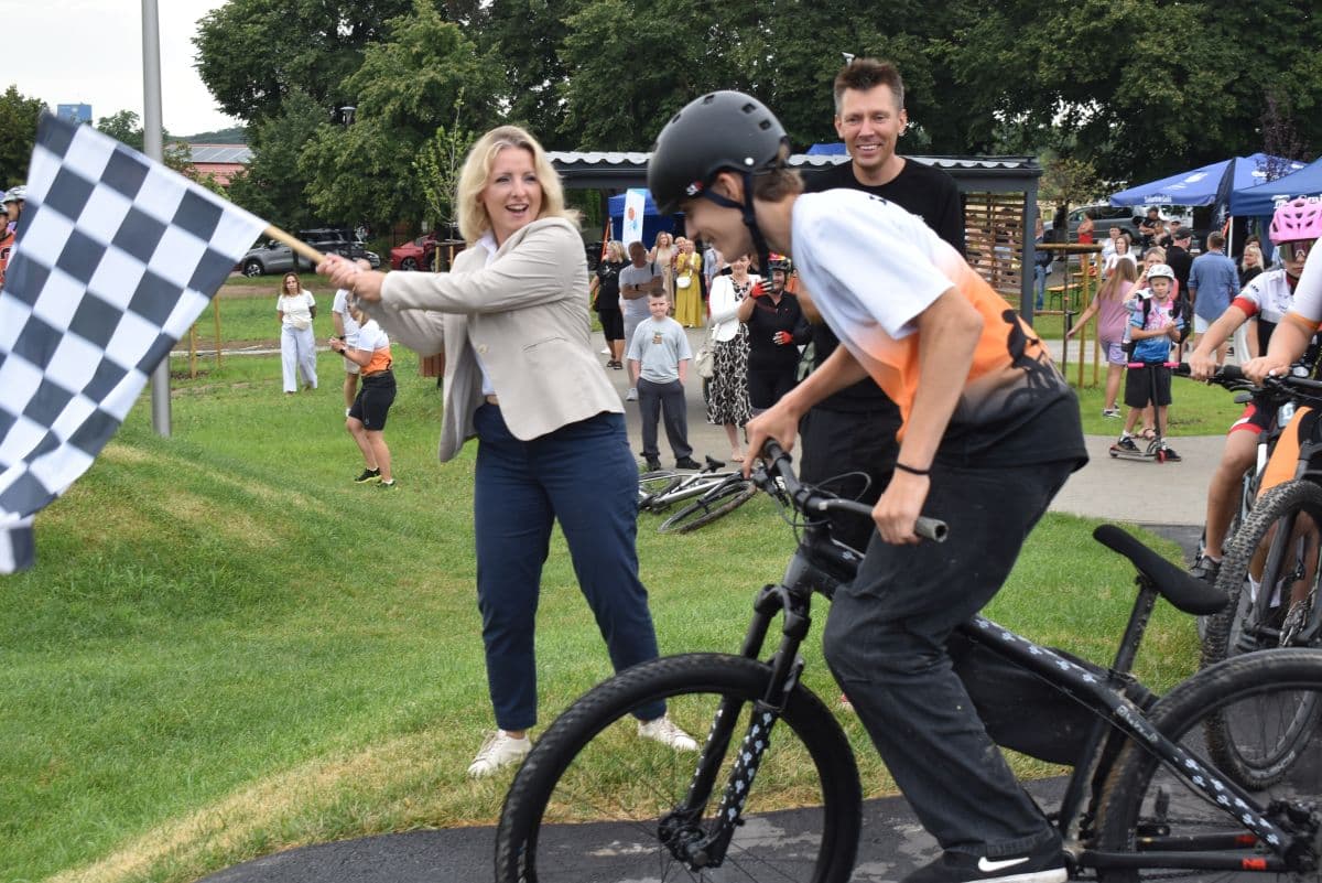Sport, rekreacja i rodzinny wypoczynek. Nowy pumptrack otwarty