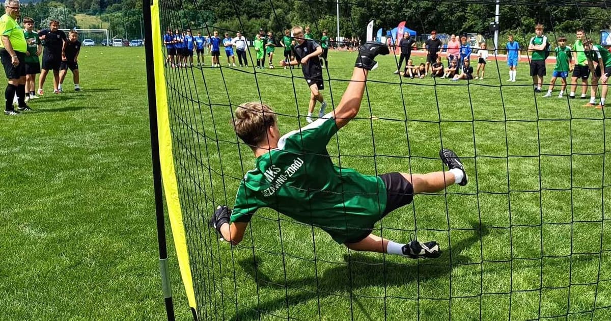 Sportowa rywalizacja powraca na boiska w naszym regionie! Już w najbliższy poniedziałek, 20 lipca, s...