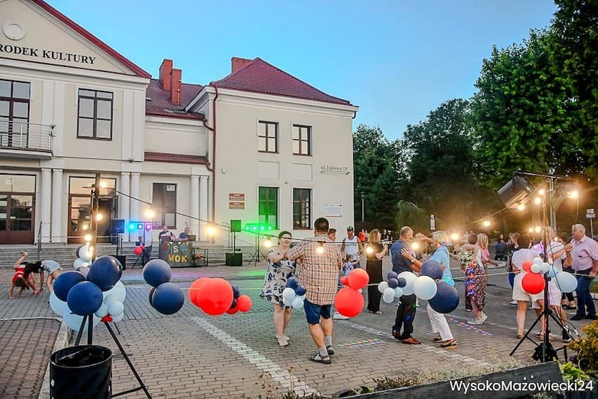 Sposób na lipcowy relaks. W Wysokiem Mazowieckiem potańczą pod chmurką