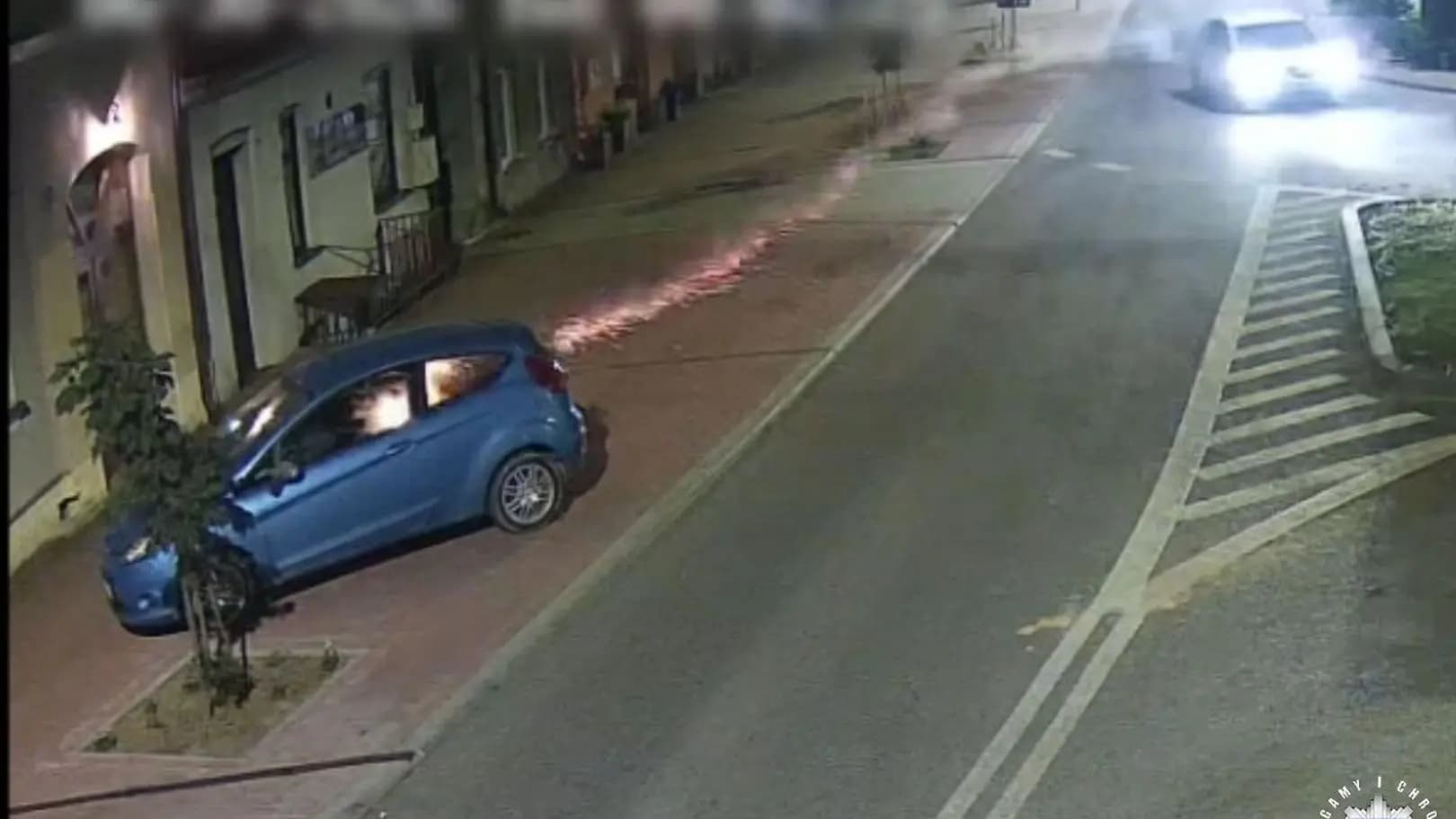 Spotkanie "na konfrontację", race i spalone auto