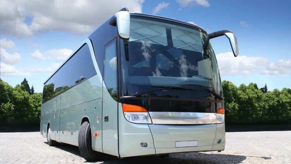 Sprawdź autobus przed wyjazdem na wakacje - wykaz punktów kontroli
