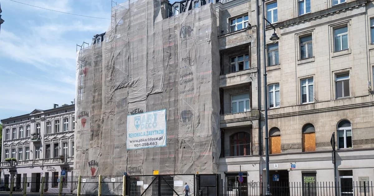 Śródmieście pełne rusztowań. Kamienice odzyskują blask