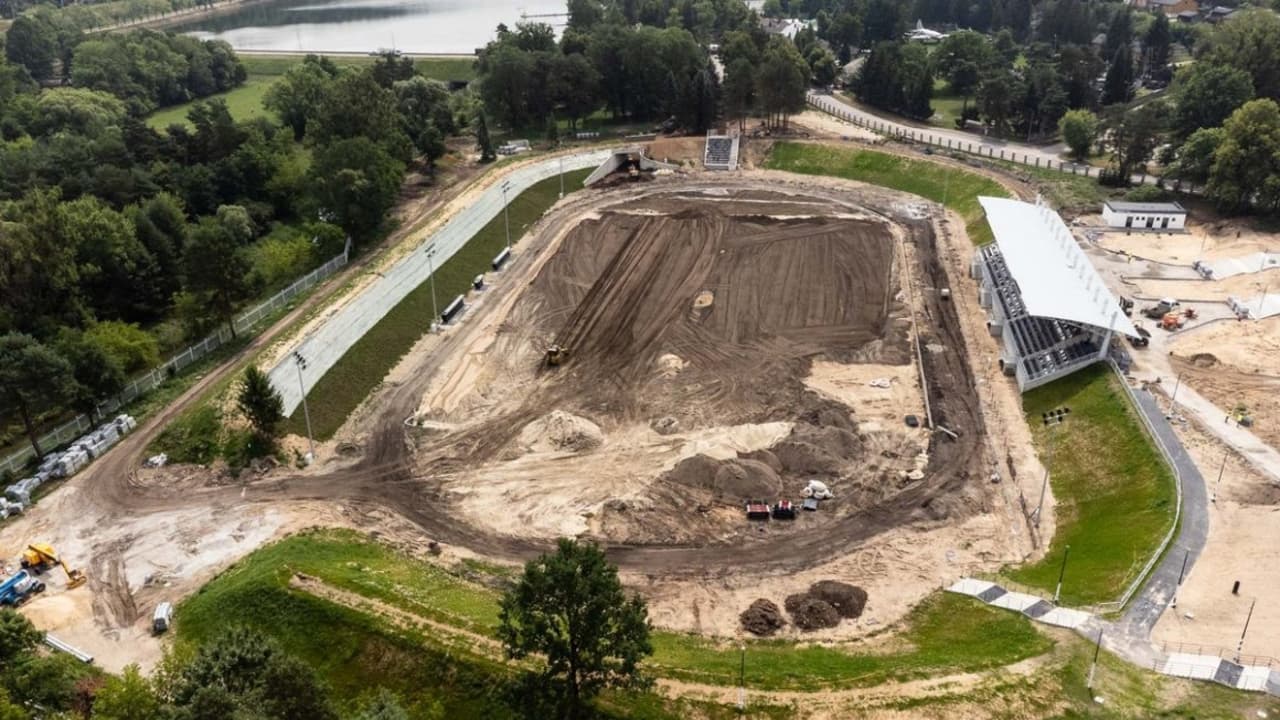 Stadion Granatu Skarżysko-Kamienna rośnie w oczach 20
