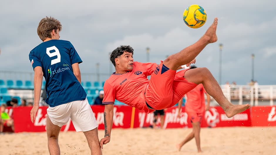 Stadion Letni na plaży w Brzeźnie zaprasza: futbol, rugby, frisbee, joga
