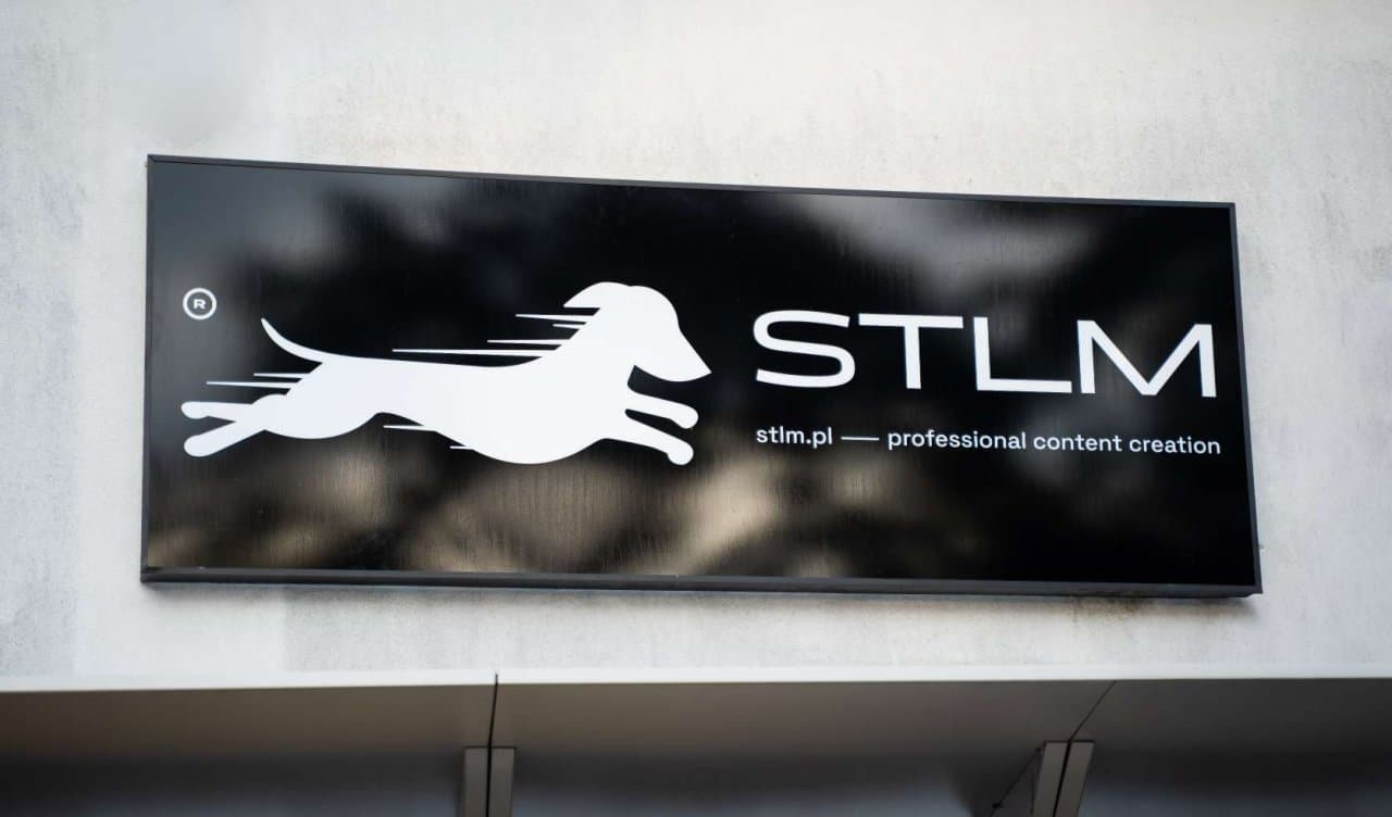 STLM rozwija produkcję kreatywną w Kaliszu. Nowe studio podcastowe uzupełnia szeroką ofertę firmy