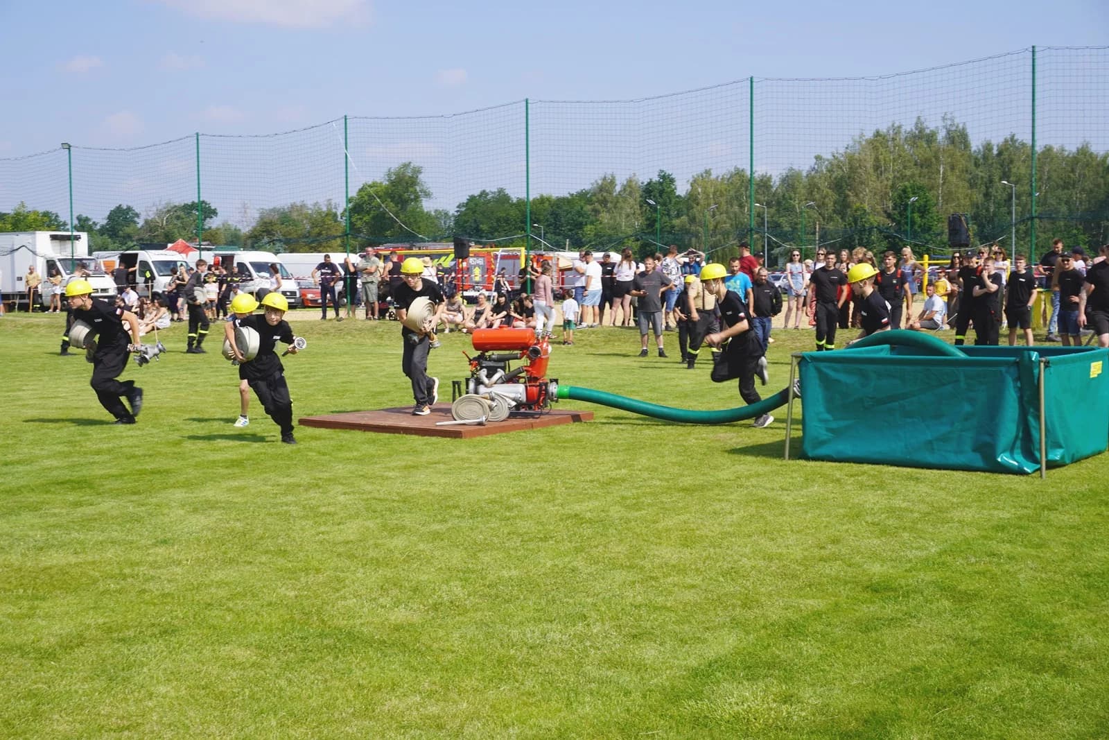 Strażacy z gminy Kocierzew rozpoczęli rywalizację. Trwają zawody sportowo-pożarnicze w Boczkach Chełmońskich