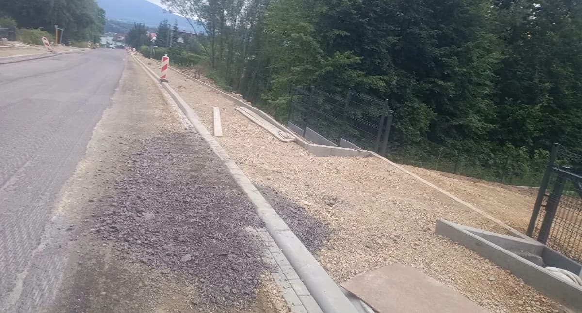 Strażacy z OSP Oczków rozwiązują problem z…