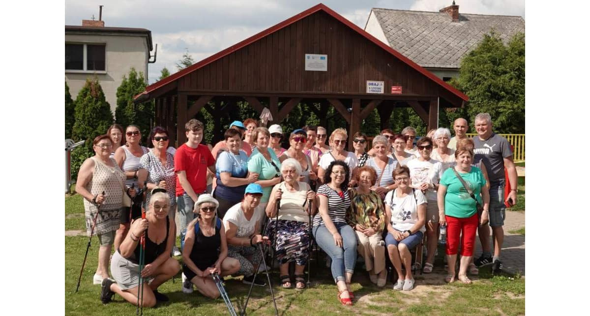 Strumień: Zgrupowanie miłośników Nordic Walking w regionie