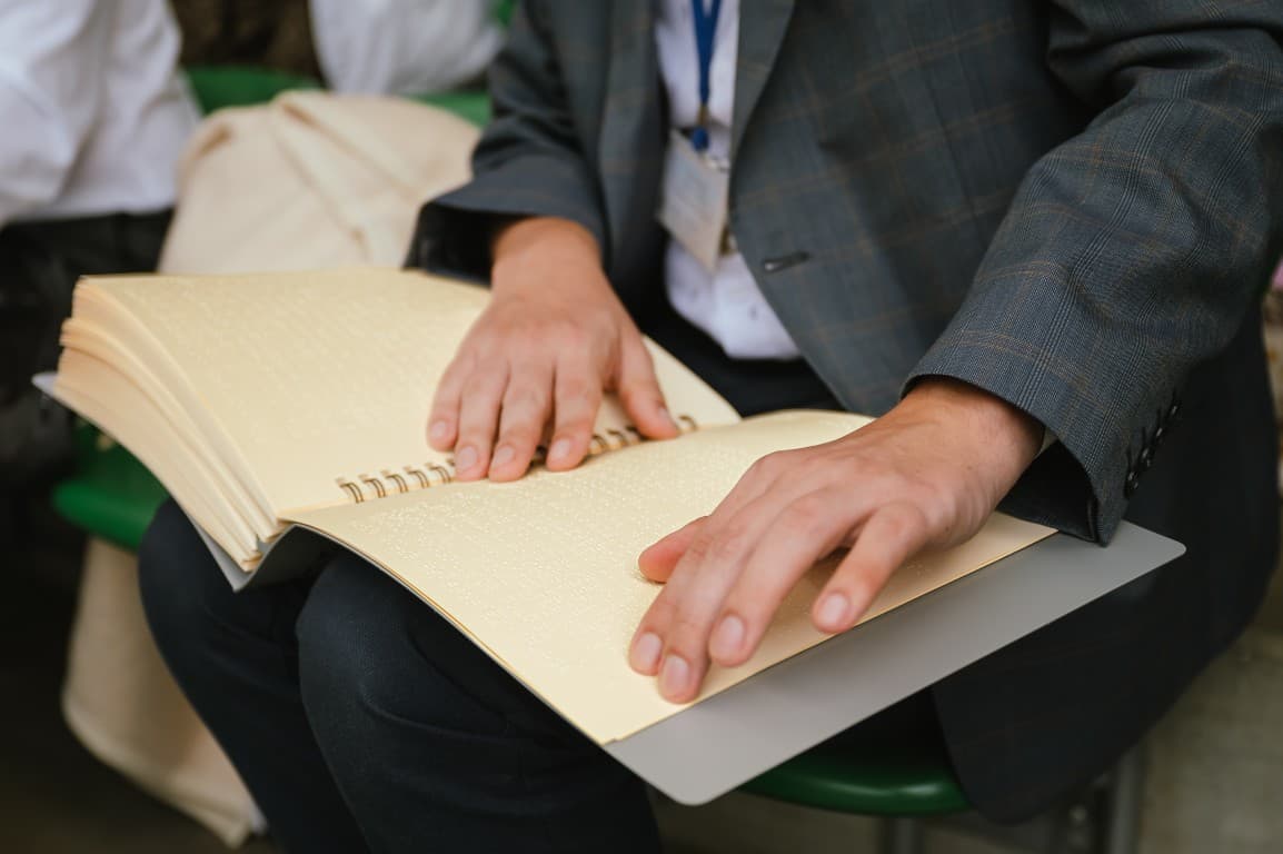 Świadkowie Jehowy wydali Biblię w polskim brajlu. To ważna wiadomość dla osób niewidomych