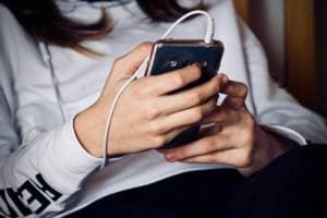 Światowy Dzień Bez Telefonu przypomina o świadomym korzystaniu z technologii