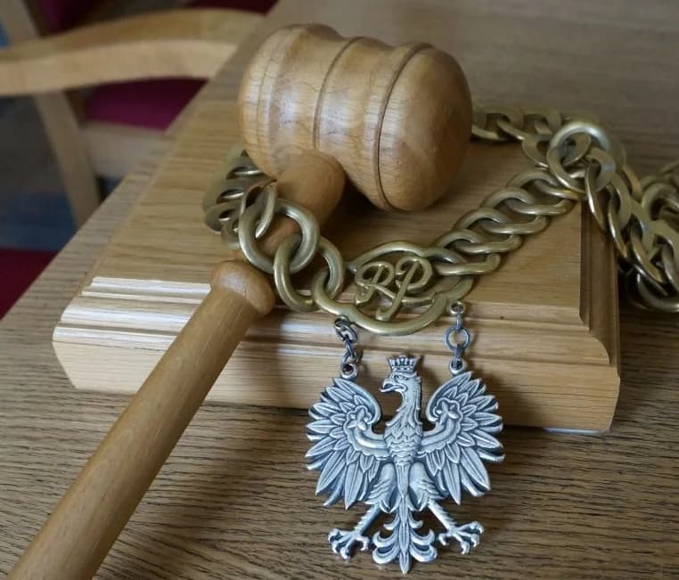 Świerklaniec: 43-latek jechał Alfą Romeo z dwoma sądowymi zakazami i pod wpływem alkoholu