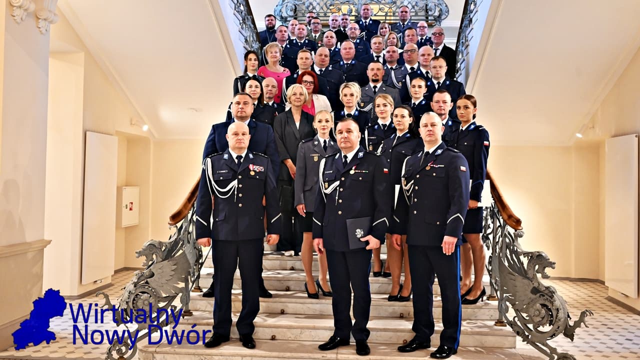 Święto Policji w Nowym Dworze Mazowieckim. Były awanse, wyróżnienia i nagrody dla funkcjonariuszy