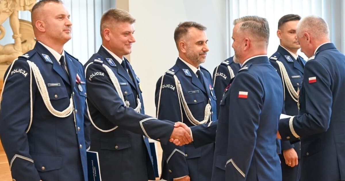 Święto Policji w Słupsku. Wręczono awanse i wyróżnienia
