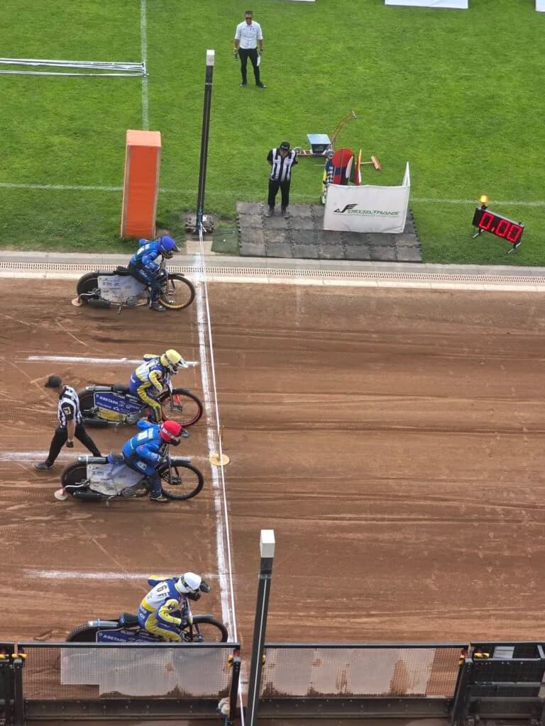 Świętochłowice: Śląsk pokonał Kolejarza Opole 47:43 w deszczowym meczu