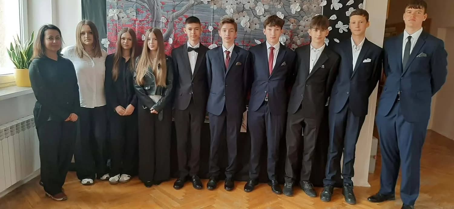 ŚwietŚwietne wyniki egzaminu ósmoklasisty. Gmina Obrazów wyprzedziła średnią krajowąne wyniki egzam…
