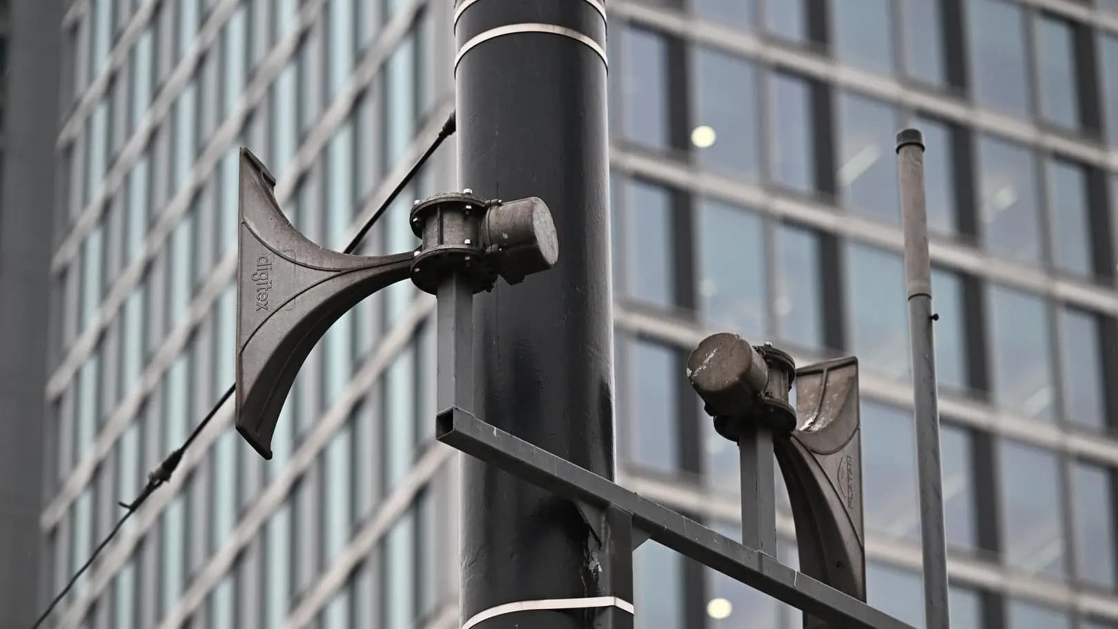 Syreny zawyły po zakończeniu ćwiczeń. Prawdopodobnie przez "usterkę"