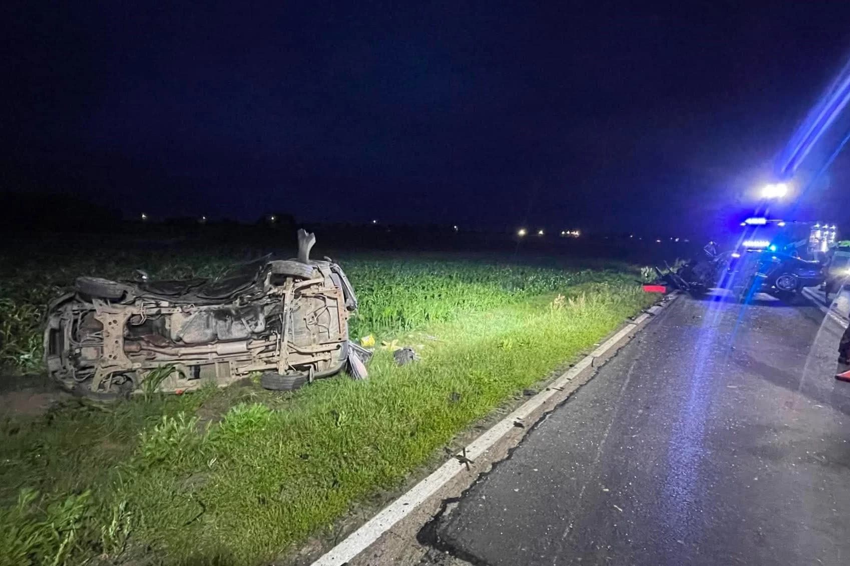 Sześć osób rannych w wypadku między Stróżewkiem a Rogozinem. Uwaga, kierowcy – droga całkowicie zablokowana