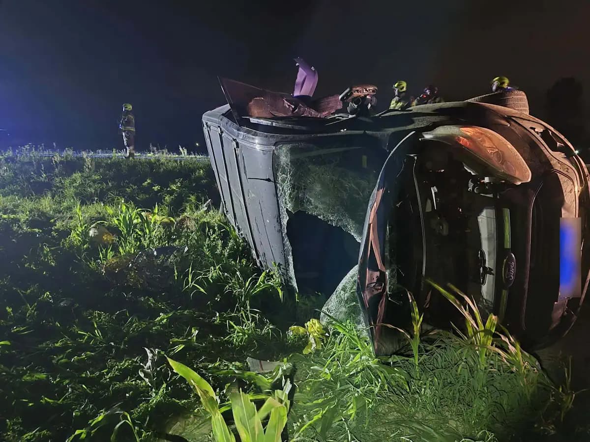 Sześć osób w szpitalu. Droga zablokowana do 3 w nocy. Poważny wypadek na Mazowszu