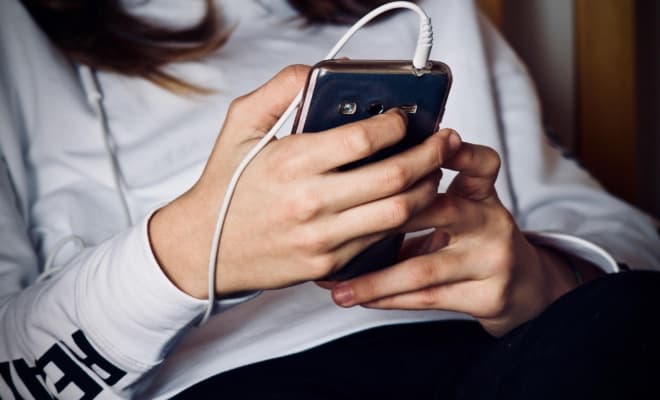 Szkoła bez telefonu? Nowe zasady korzystania z urządzeń elektronicznych od września 2026 roku