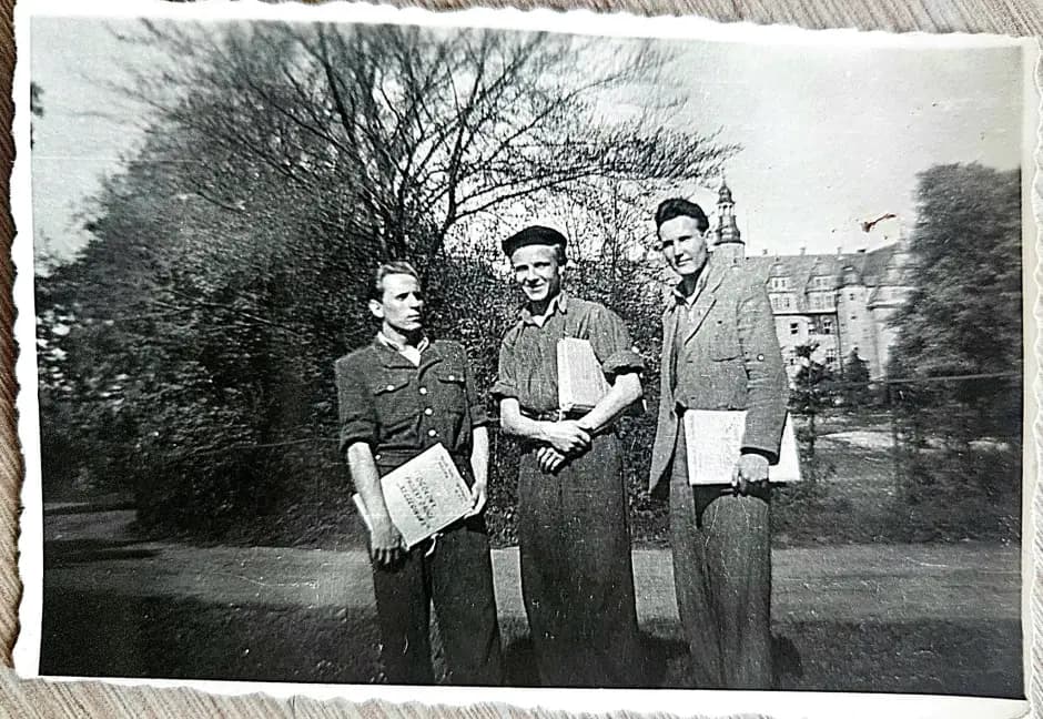 Tajemnicza fotografia z 1952 roku. Nieznana karta z historii oleśnickiego zamku