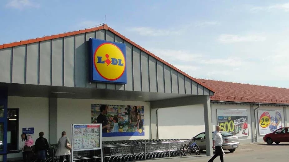 Tanie warzywa i owoce w Lidlu. Mieszkańcy pytają o torby za 8 złotych