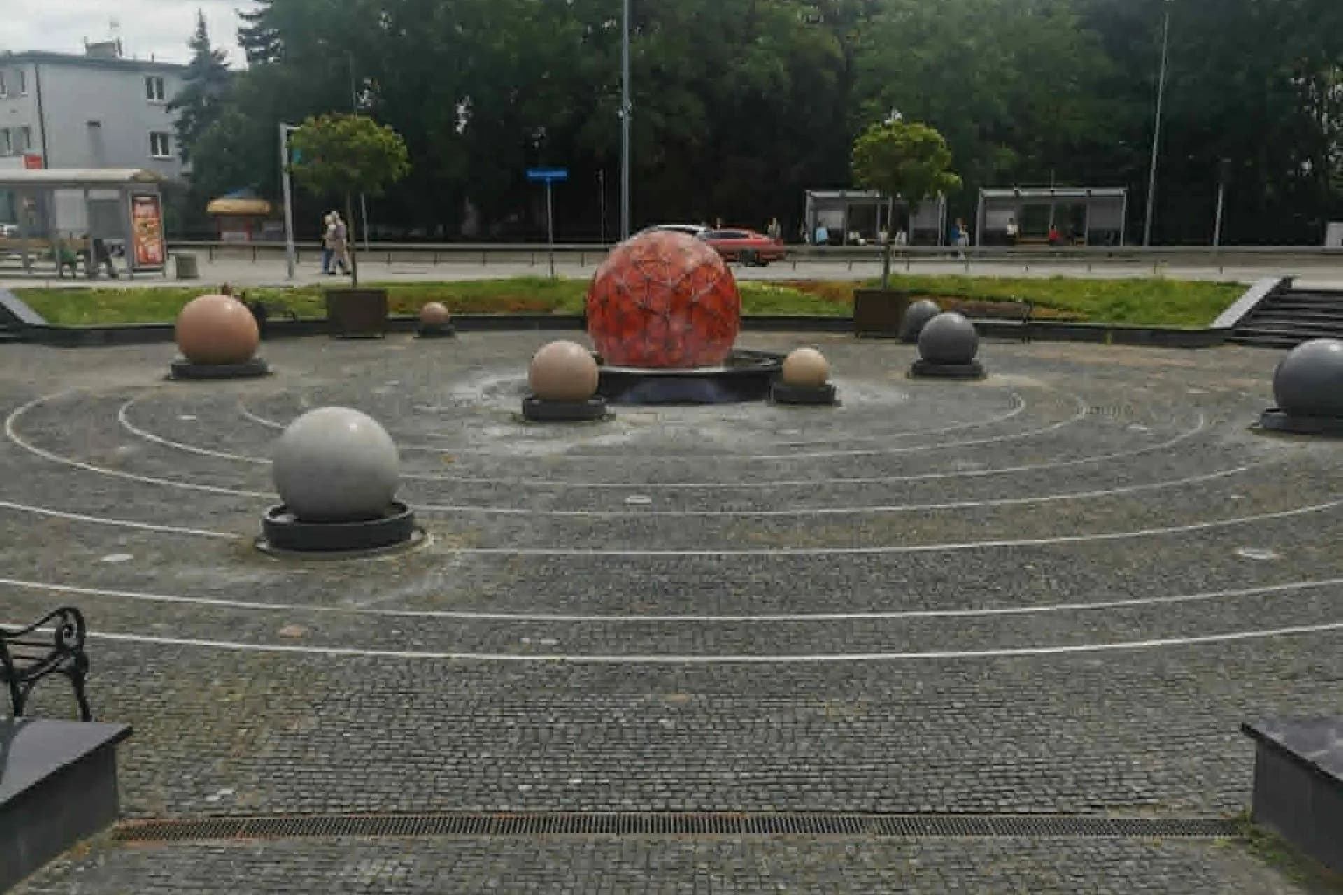 Tarnów ma problem z fontannami. ?Kosmiczna? ma wrócić do końca lipca