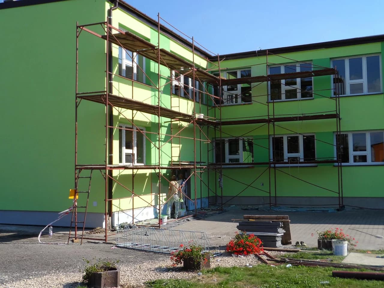 Te szkoły zmienią się podczas wakacji. Samorząd rusza z remontami