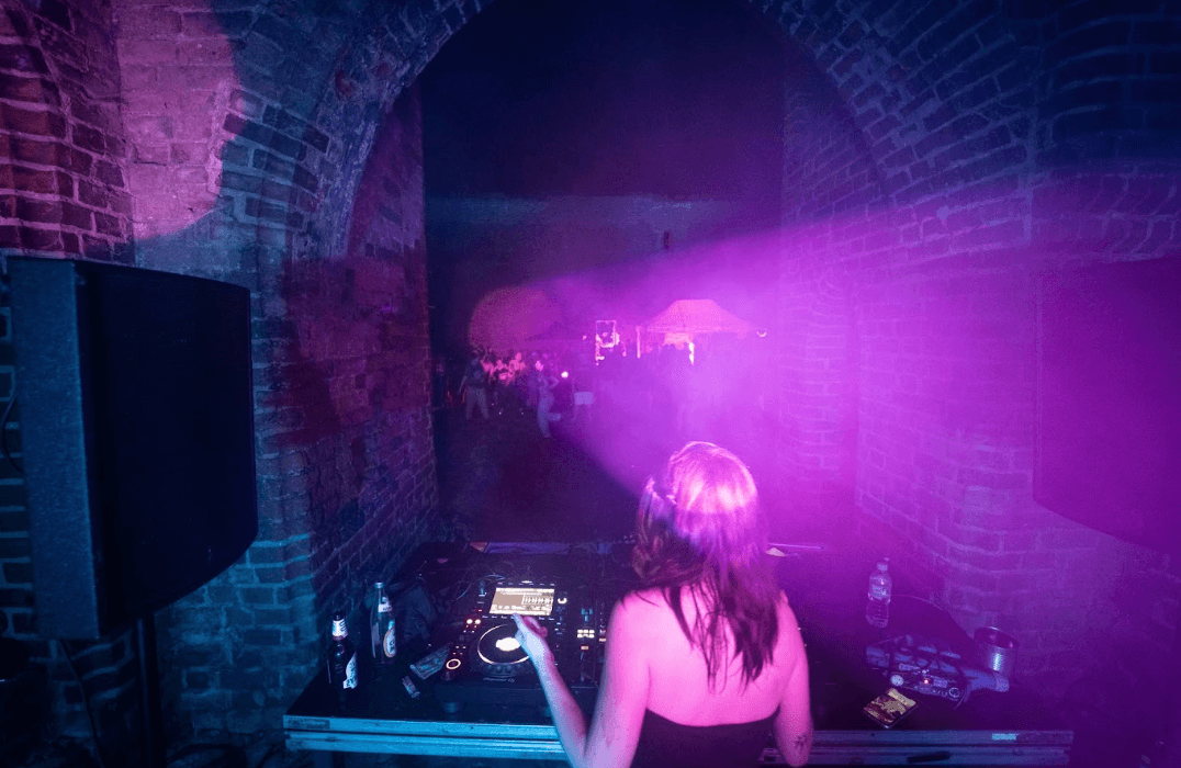 Techno w ruinach zamku. Sprawdź, kto wystąpi na festiwalu KO:BITY